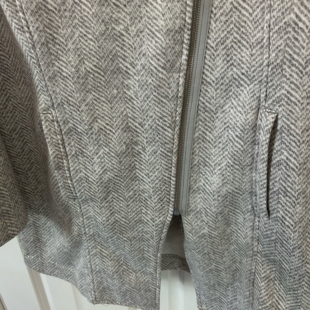Banana Republic Women's Cream Herringbone Coat - Picture 6 of 8